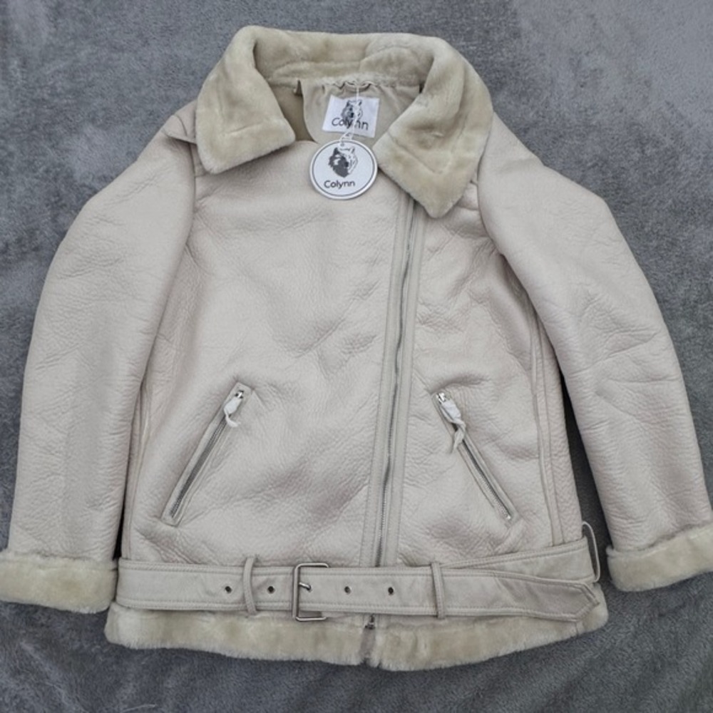NWT Women's Jacket Size XL Cream Color Faux-Fur Inside‎ BEAUTIFUL!